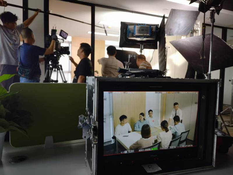 丹徒区TVC拍摄公司：科技产品视觉化大师，诠释未来感与功能美学
